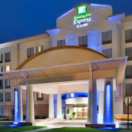 Holiday Inn Express Hotel & Suites Fredericksburg, An Ihg Hotel מראה חיצוני תמונה