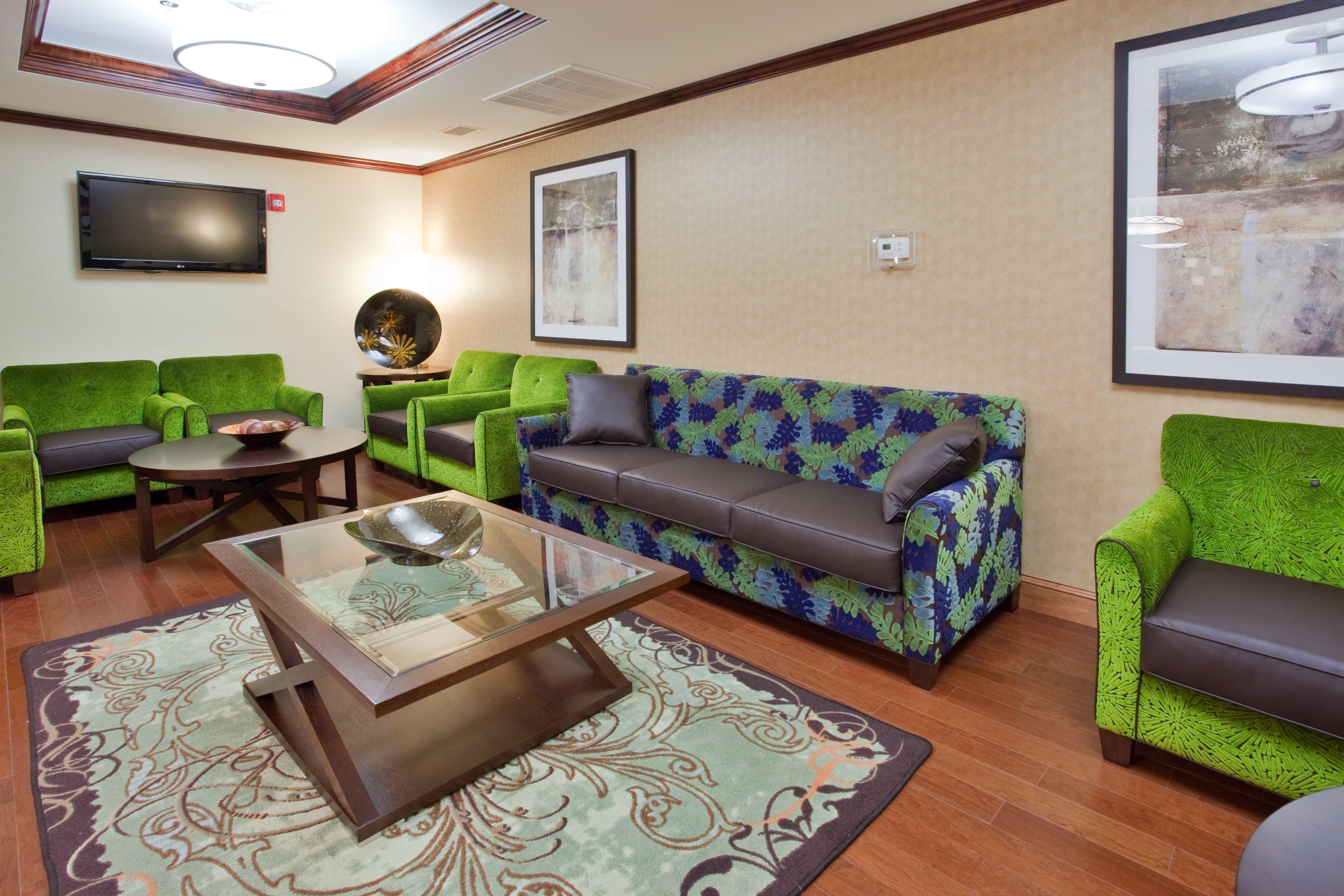 Holiday Inn Express Hotel & Suites Fredericksburg, An Ihg Hotel מראה חיצוני תמונה