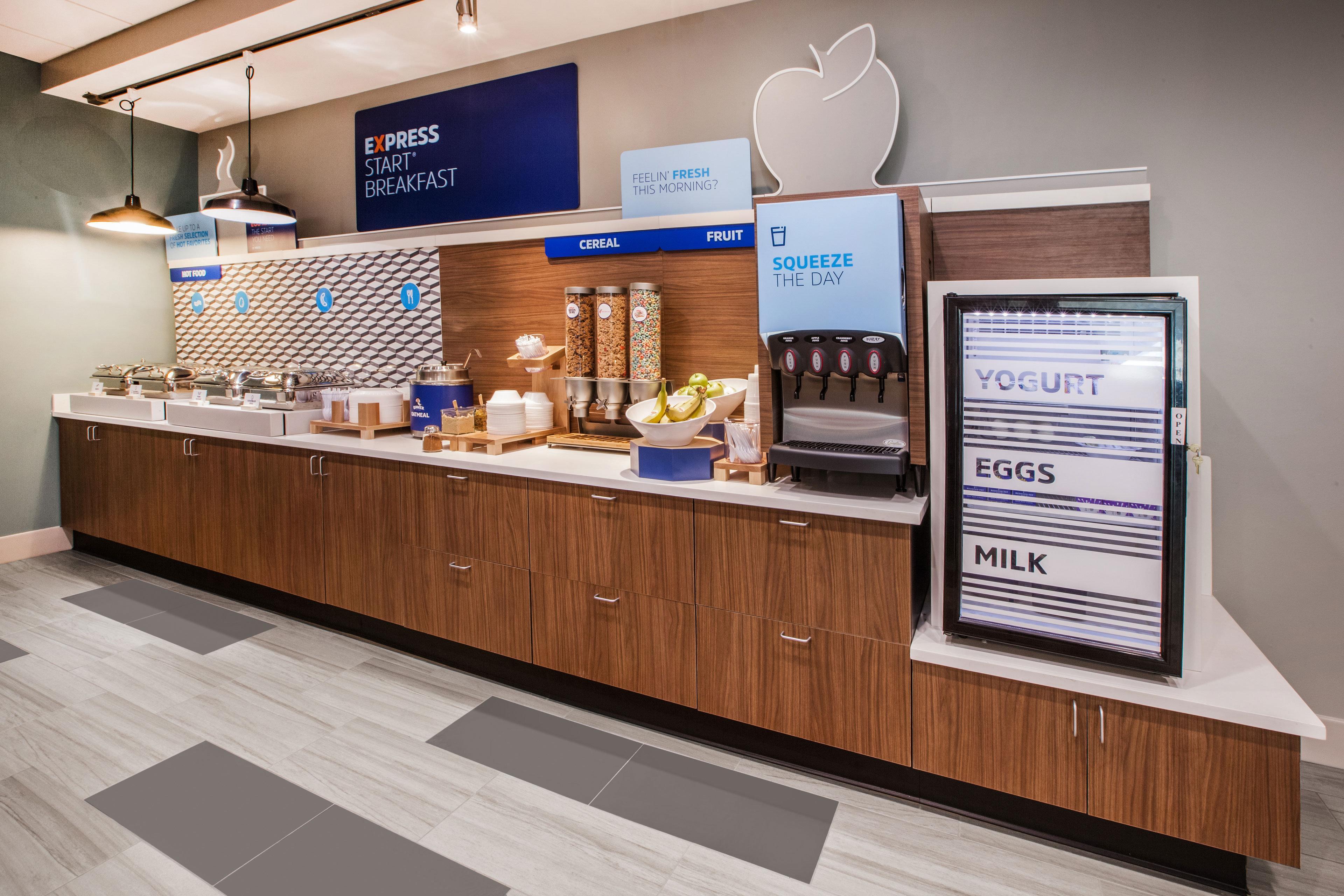 Holiday Inn Express Hotel & Suites Fredericksburg By Ihg מראה חיצוני תמונה