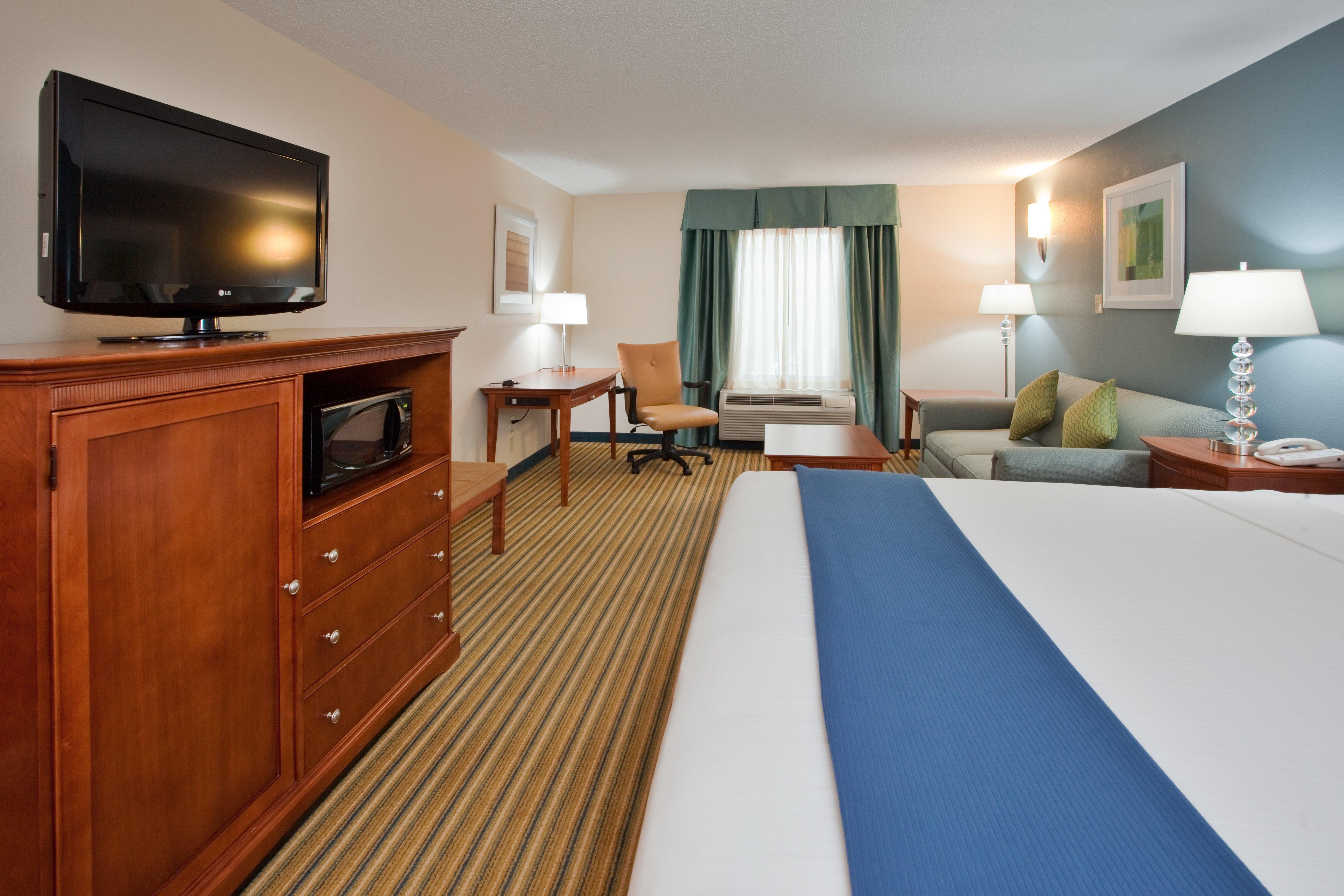 Holiday Inn Express Hotel & Suites Fredericksburg By Ihg מראה חיצוני תמונה