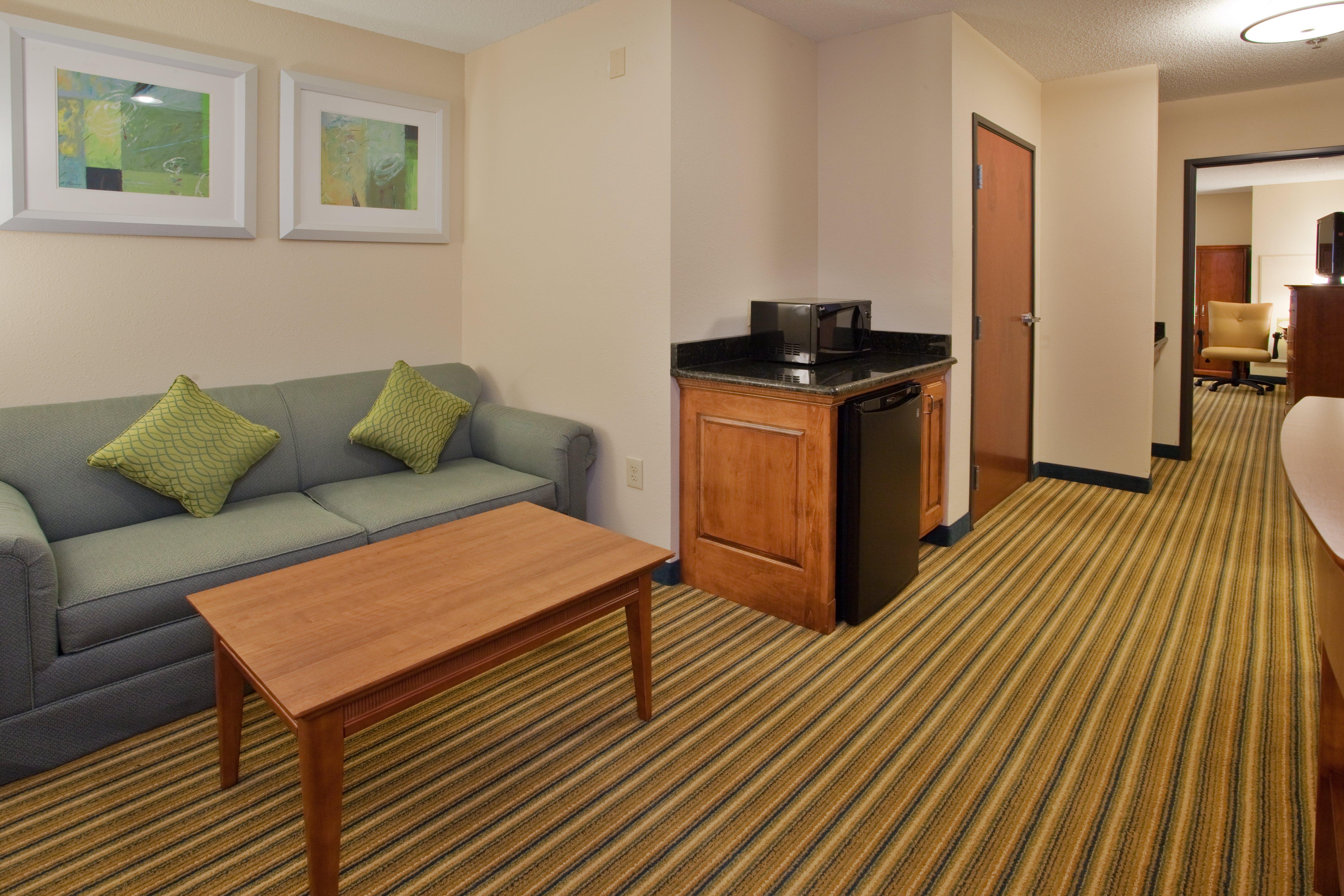 Holiday Inn Express Hotel & Suites Fredericksburg, An Ihg Hotel מראה חיצוני תמונה