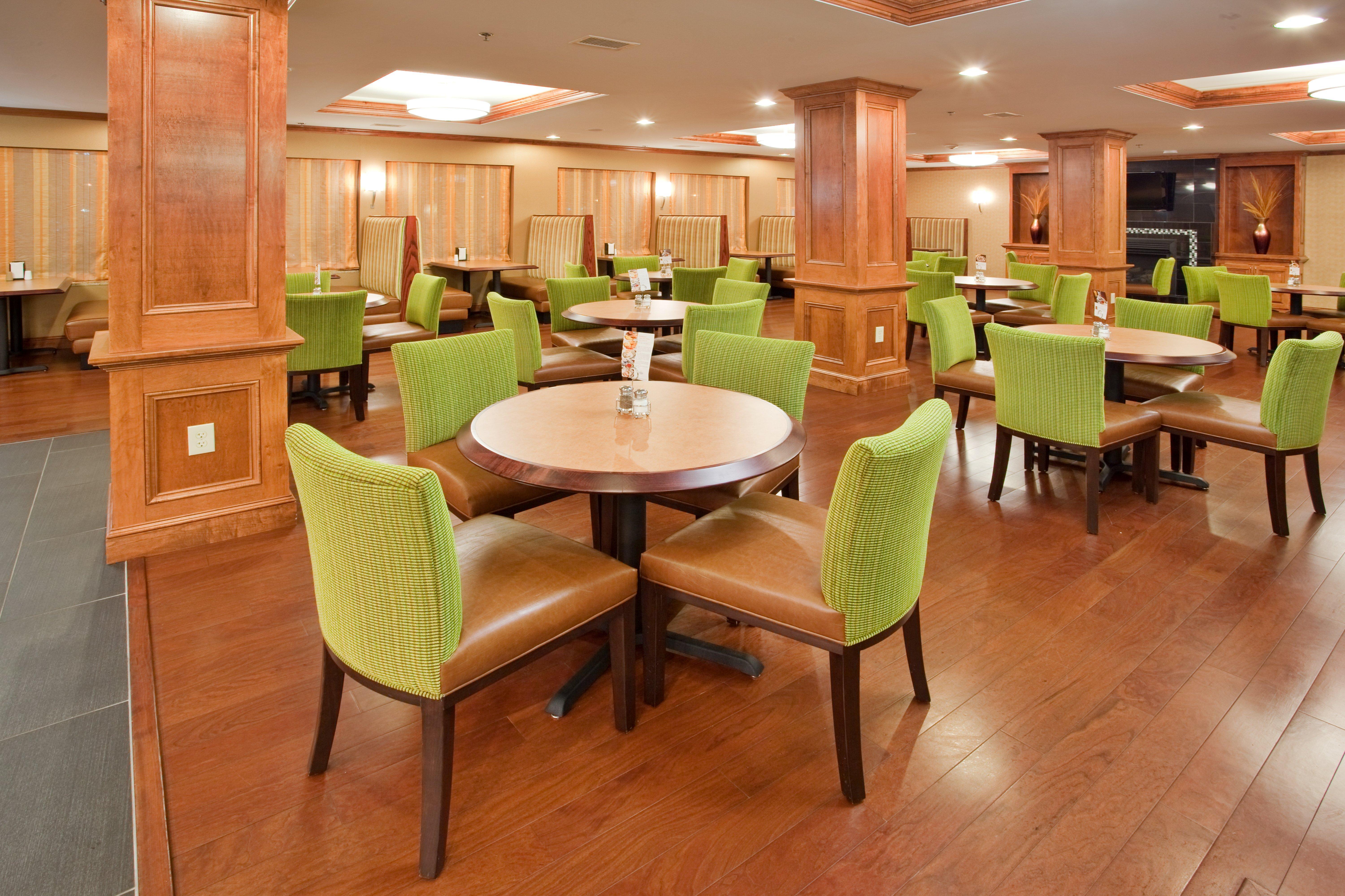 Holiday Inn Express Hotel & Suites Fredericksburg By Ihg מראה חיצוני תמונה