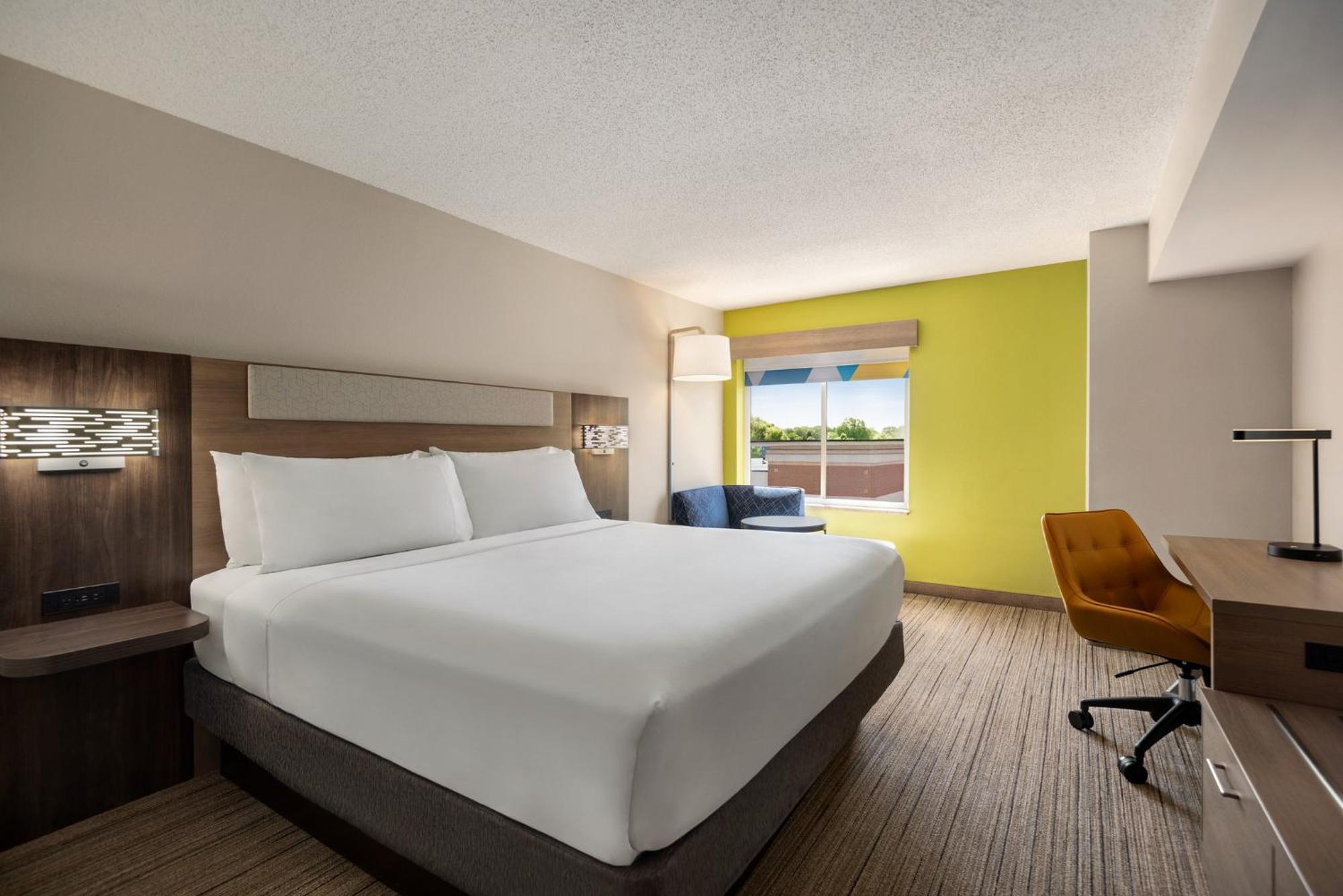 Holiday Inn Express Hotel & Suites Fredericksburg By Ihg מראה חיצוני תמונה